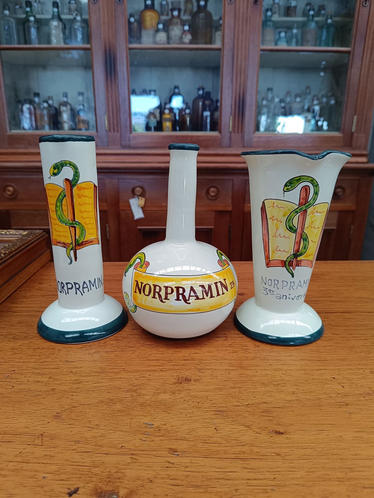 3 jarrones farmacia Norpramin - Imagen 1