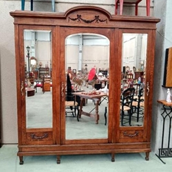 Armario ropero centenario - Imagen 1