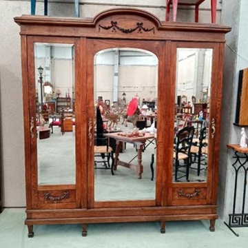 Armario ropero centenario - Imagen 1