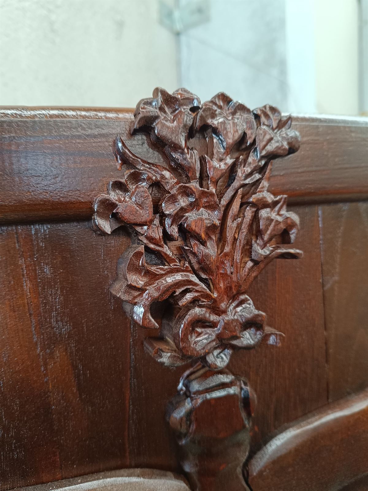 Atril en madera de castaño - Imagen 3