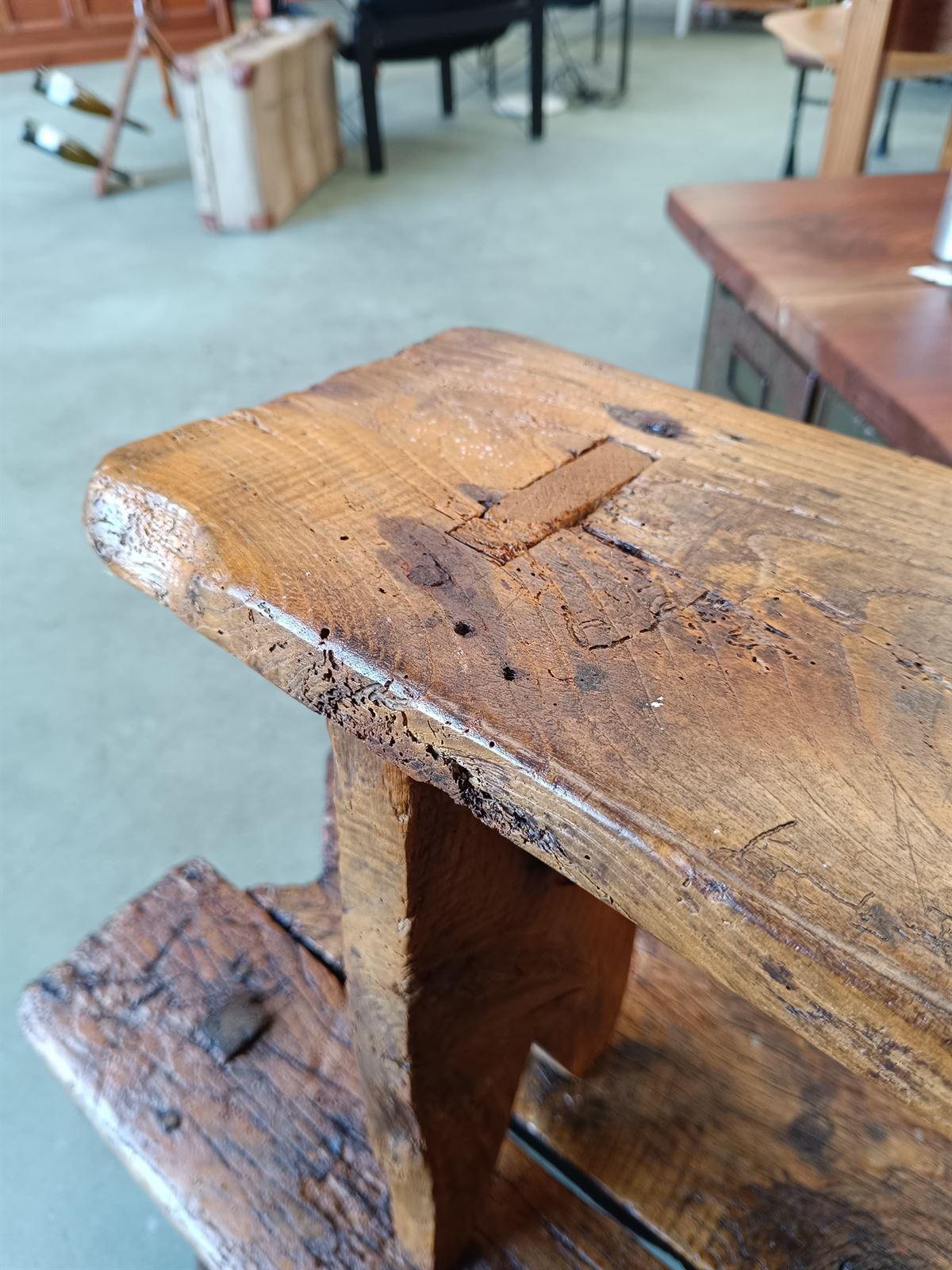 Banco antiguo de madera - Imagen 8