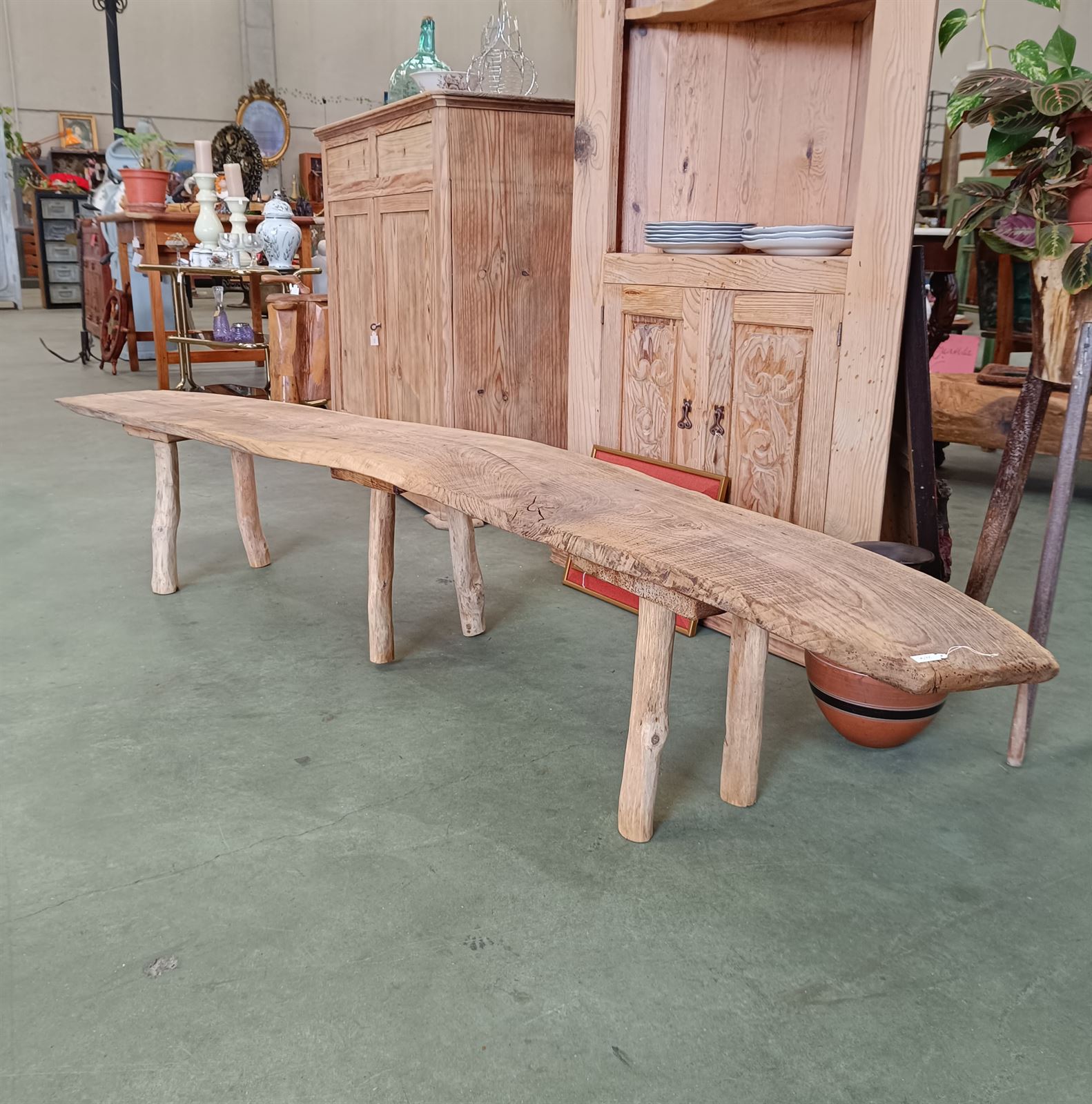 Banco antiguo rústico de madera - Imagen 1