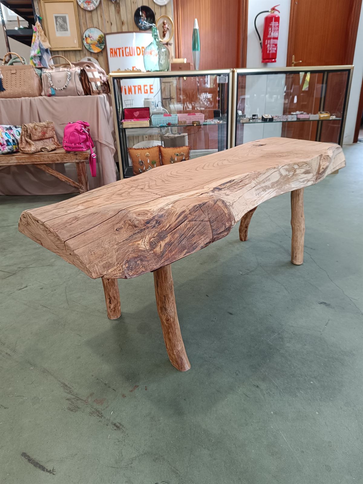 Banco rústico de madera - Imagen 1