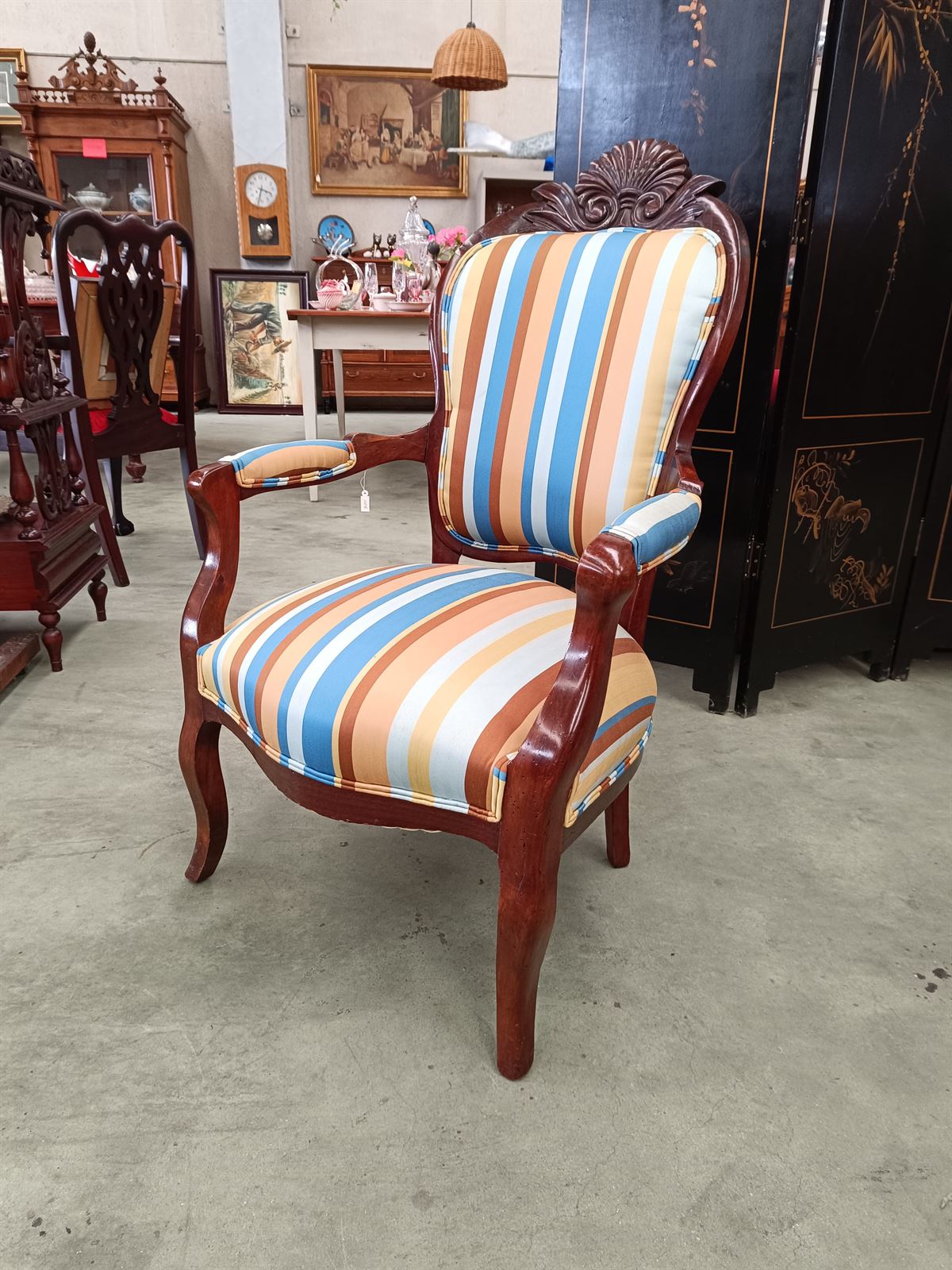 Butaca antigua en madera de caoba - Imagen 1
