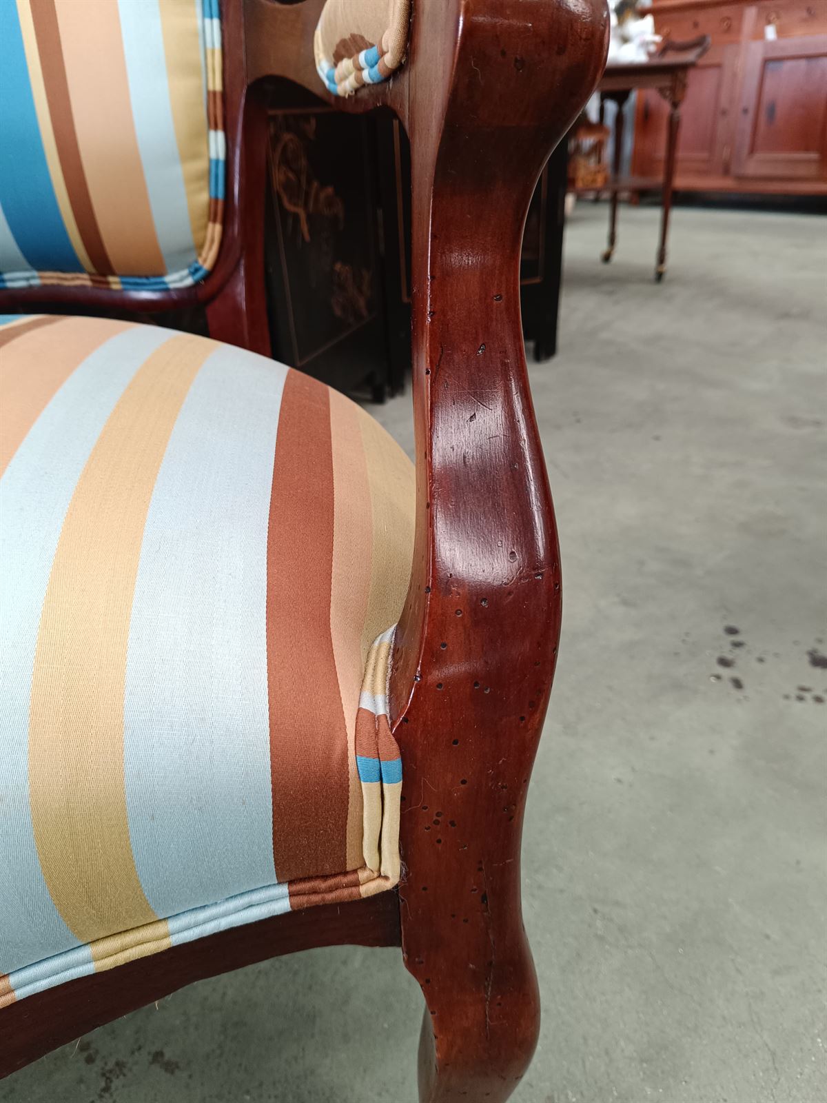 Butaca antigua en madera de caoba - Imagen 5