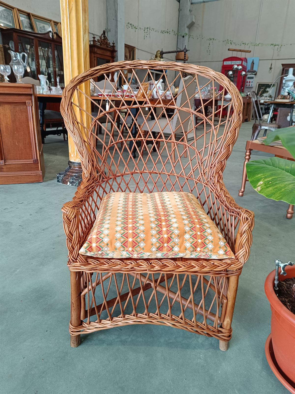 Butaca de mimbre con cojín - Imagen 2