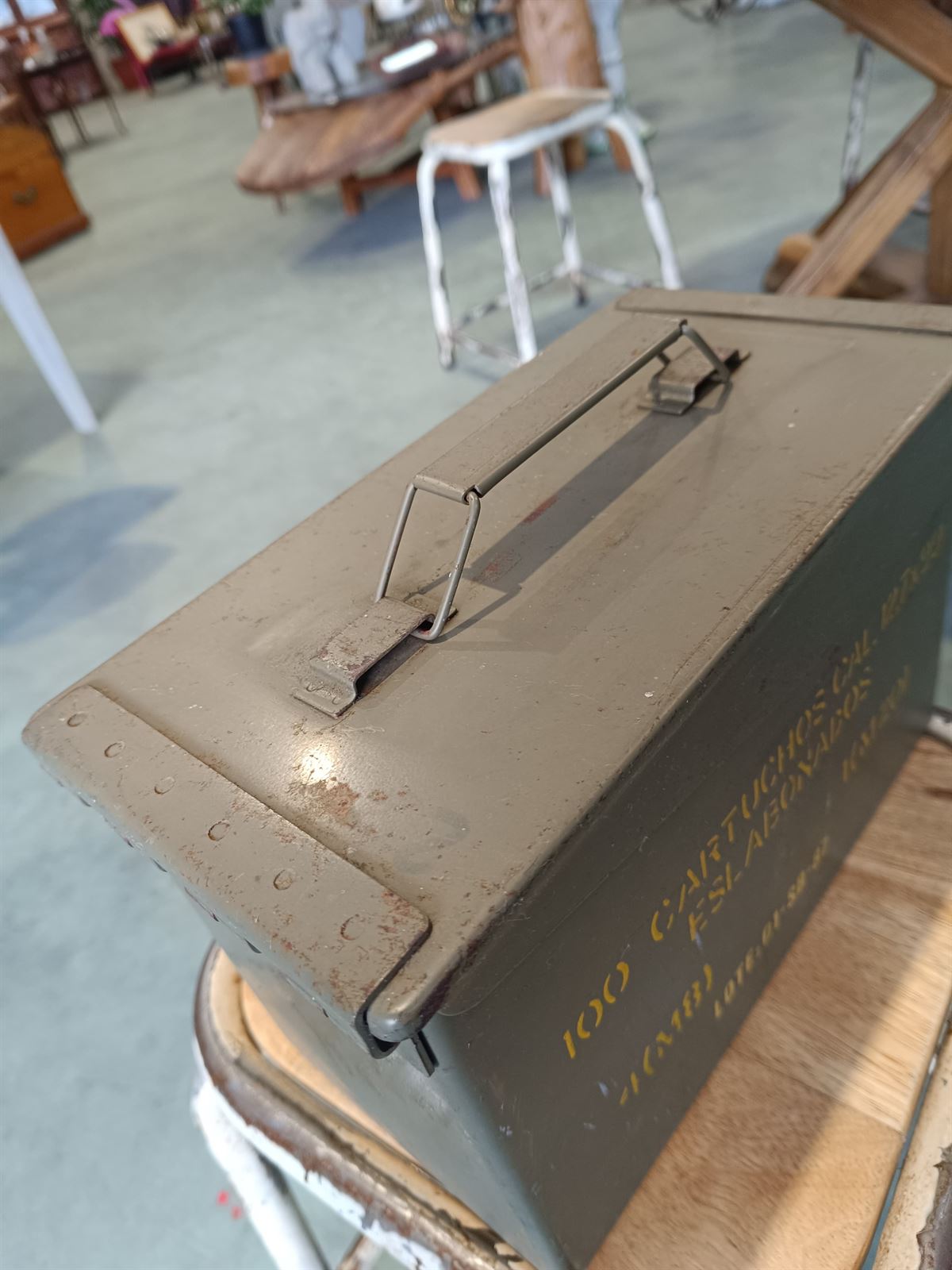 Caja antigua munición de cartuchos - Imagen 2