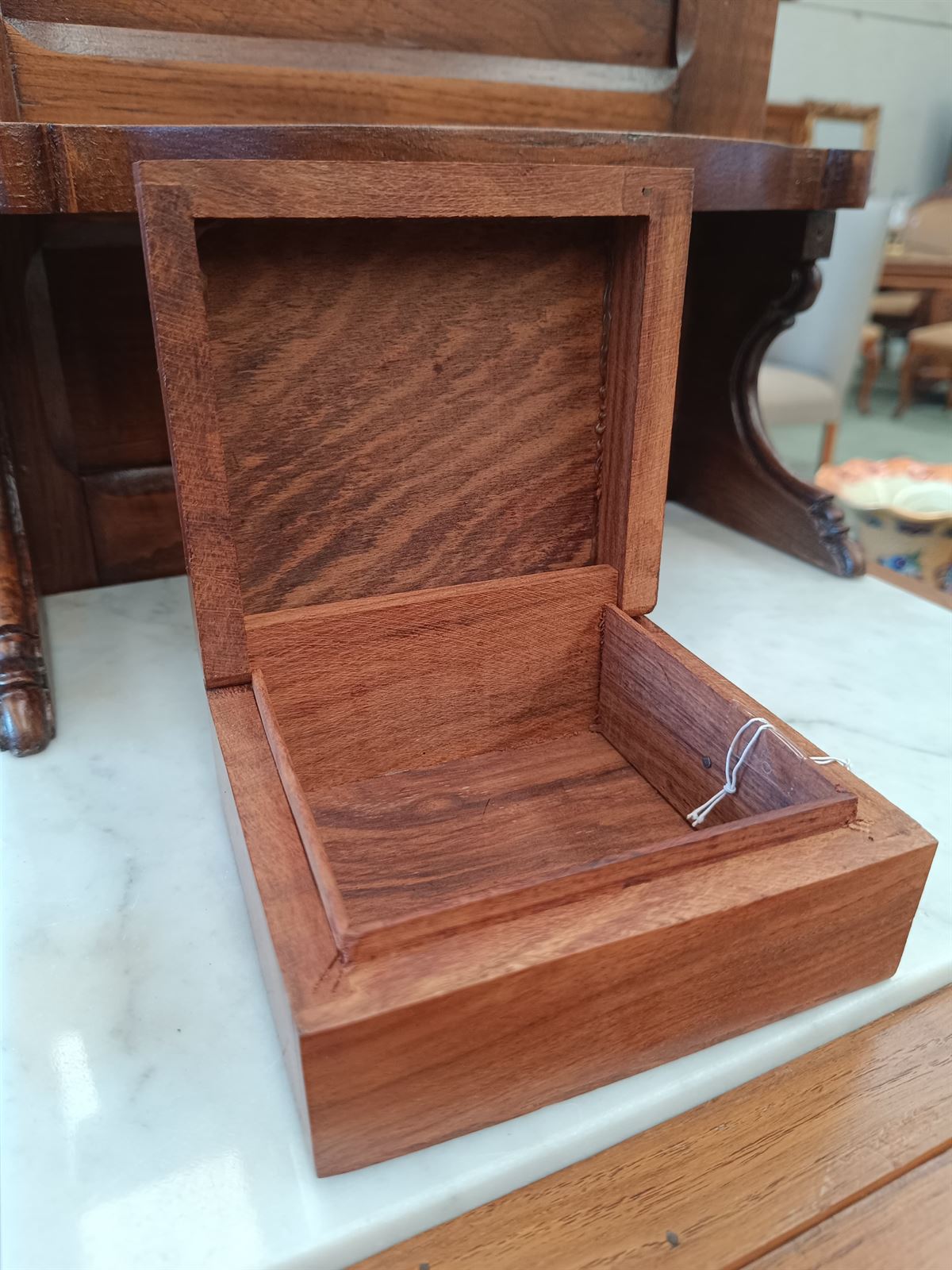 Caja de madera e incrustaciones - Imagen 4
