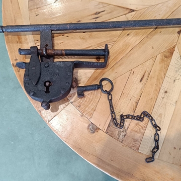 Candado cerrojo S.XVII de hierro forjado - Imagen 2