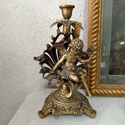 Candelabro querubín de bronce - Imagen 1