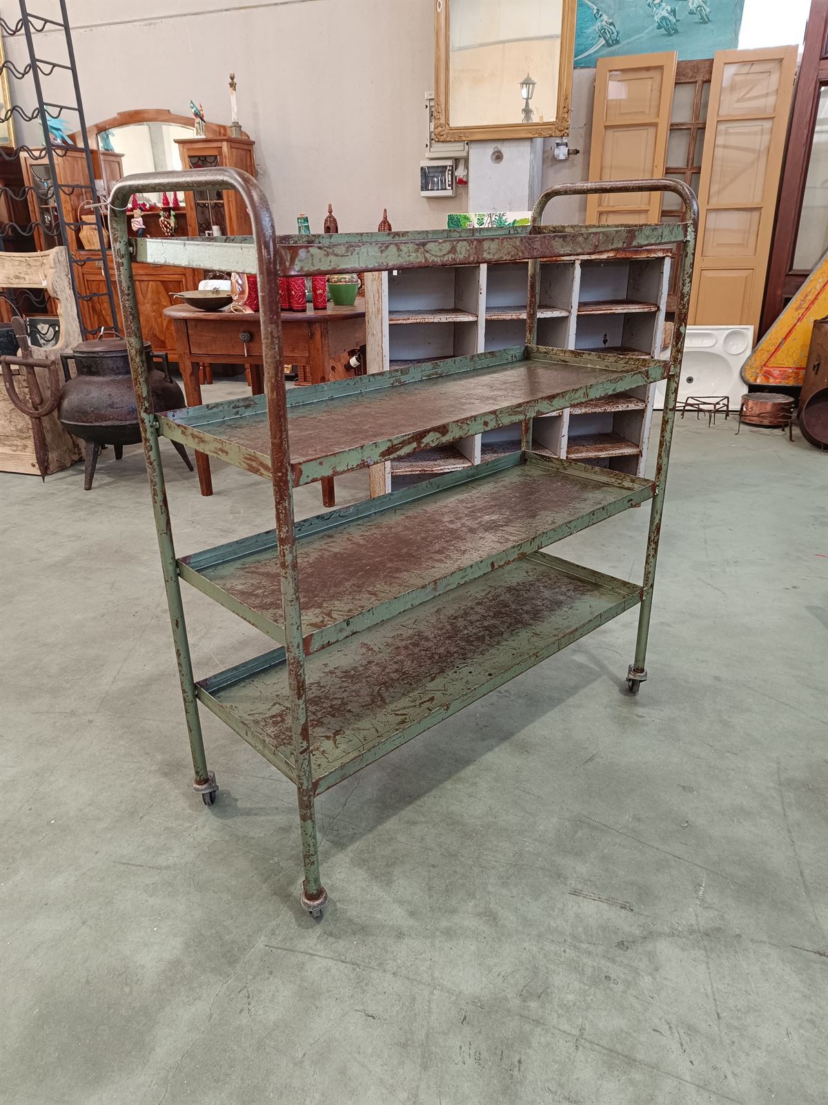 Carro industrial de fábrica - Imagen 1