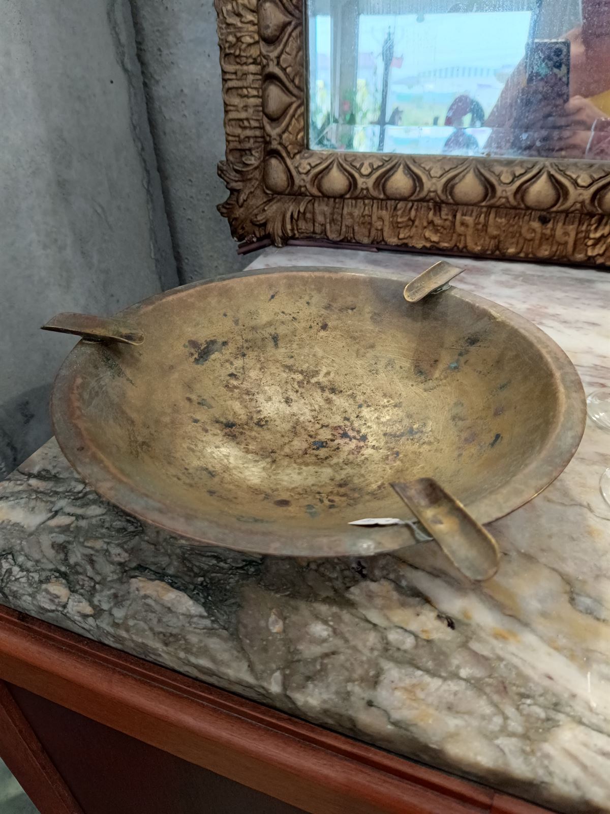 Cenicero antiguo dorado - Imagen 1