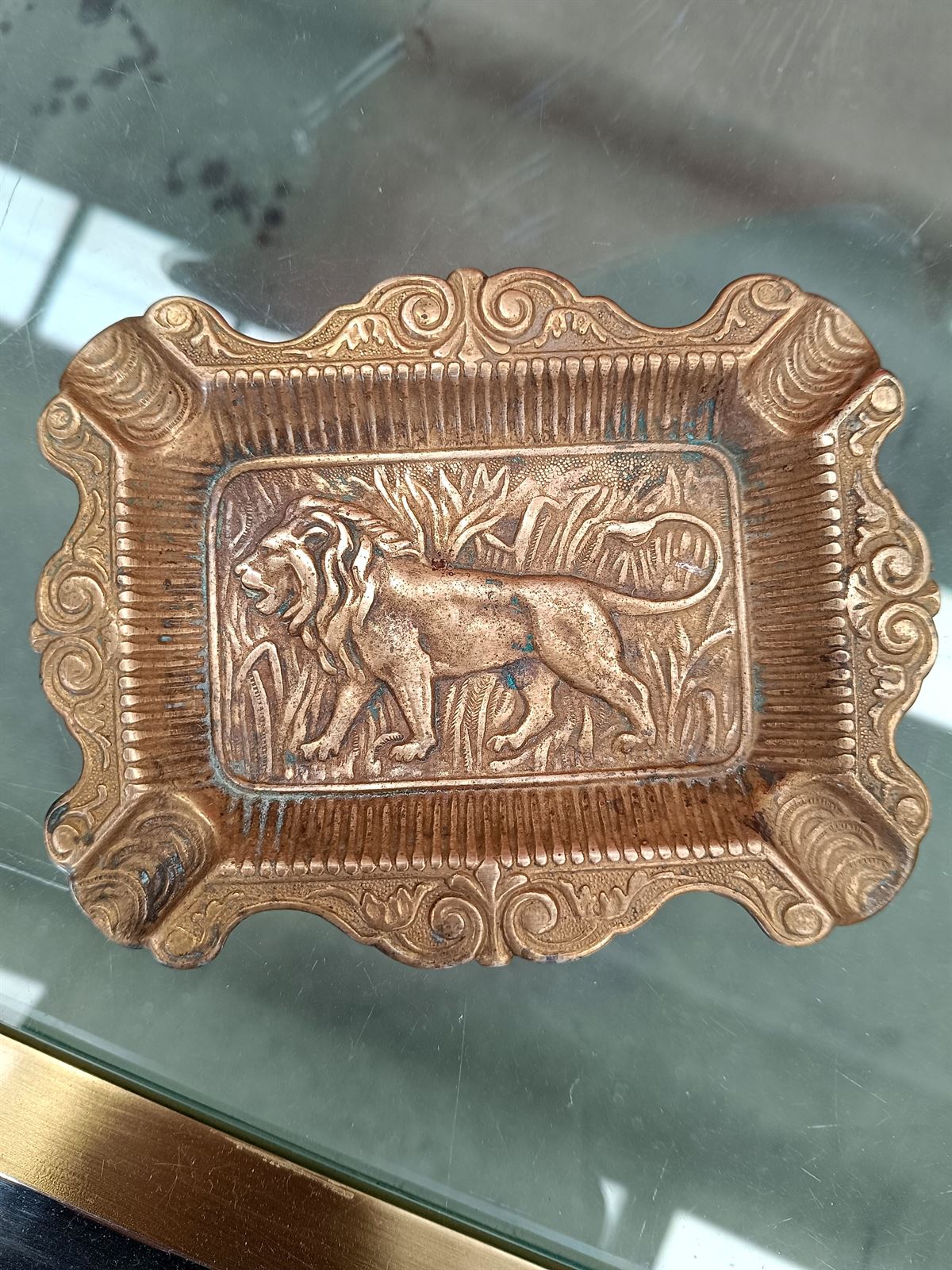 Cenicero antiguo león - Imagen 2