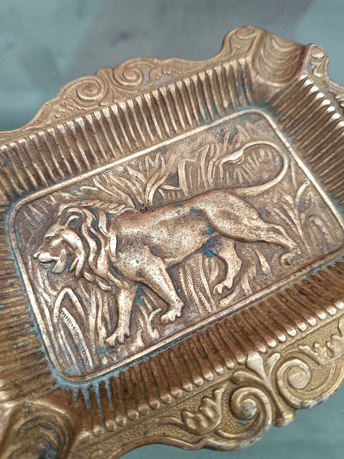 Cenicero antiguo león - Imagen 4