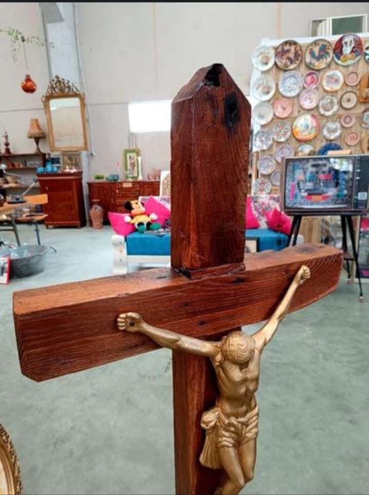Cruceiro de madera con cristo - Imagen 5