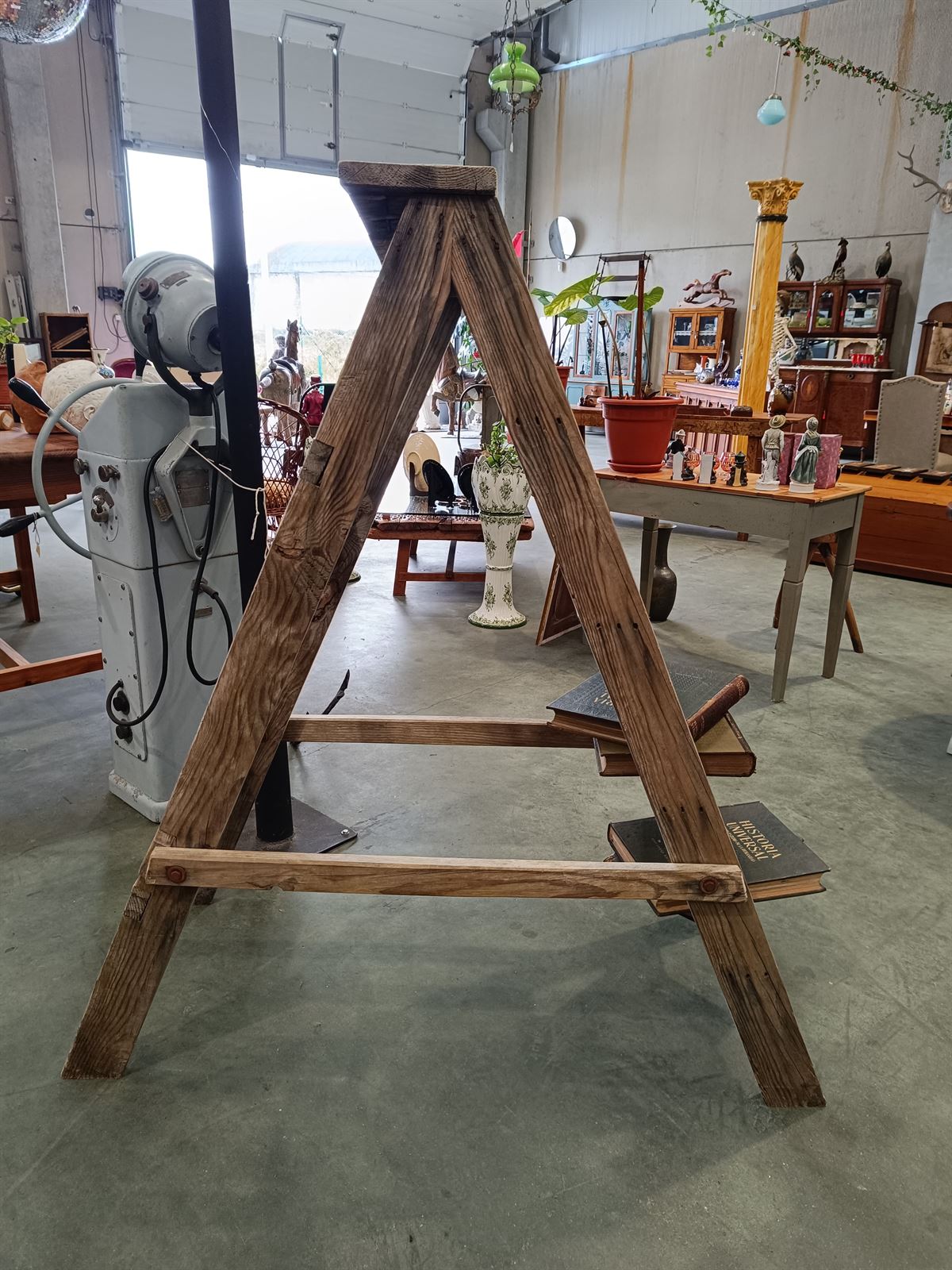 Escalera antigua de madera - Imagen 5