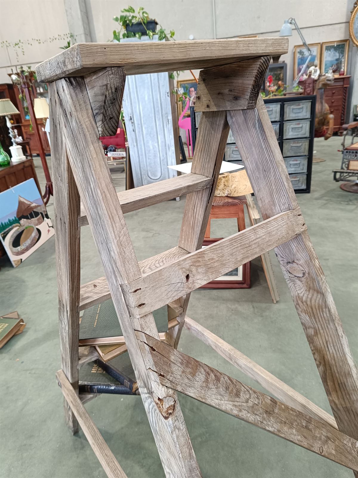 Escalera antigua de madera - Imagen 8