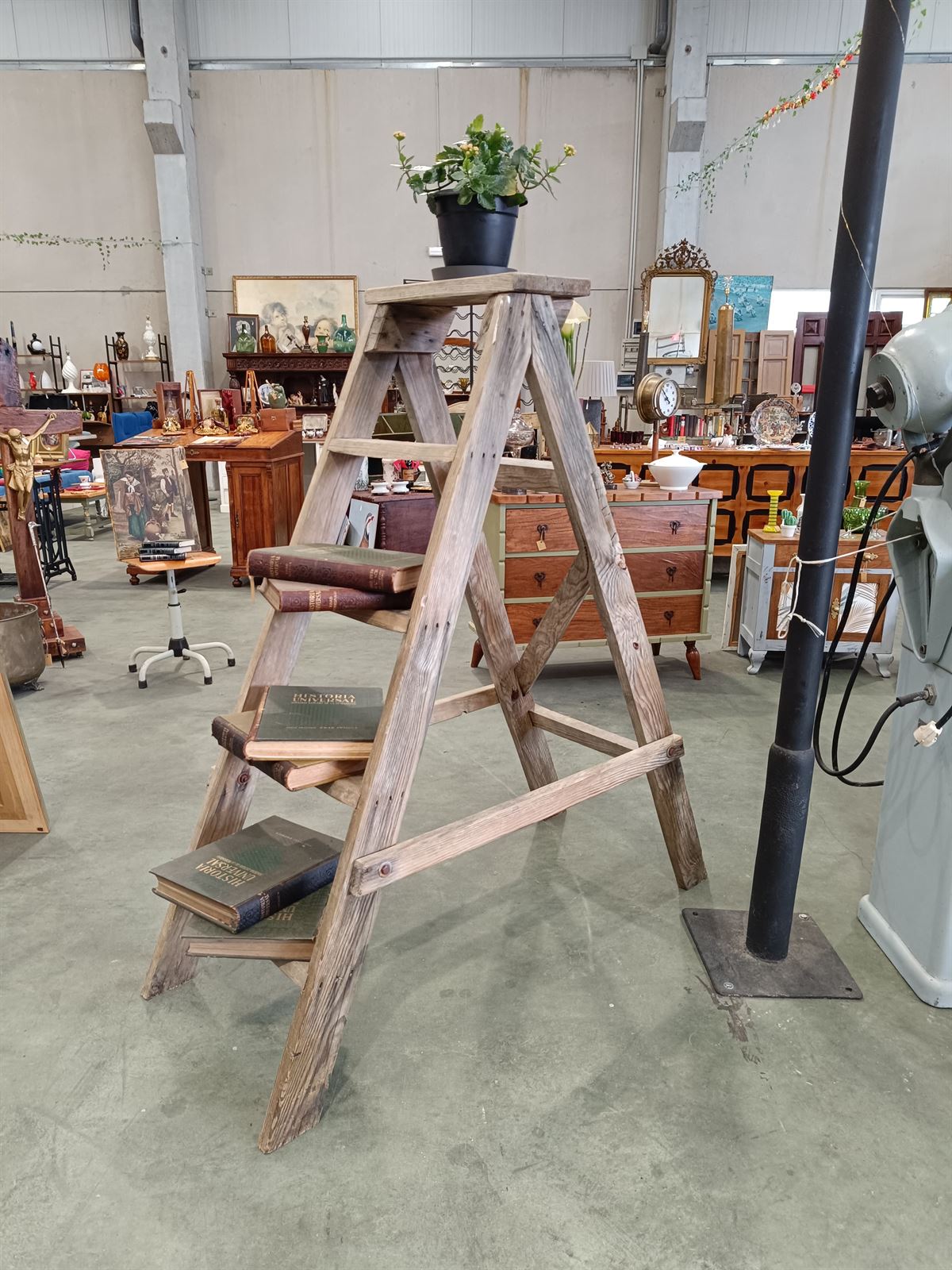 Escalera antigua de madera - Imagen 9