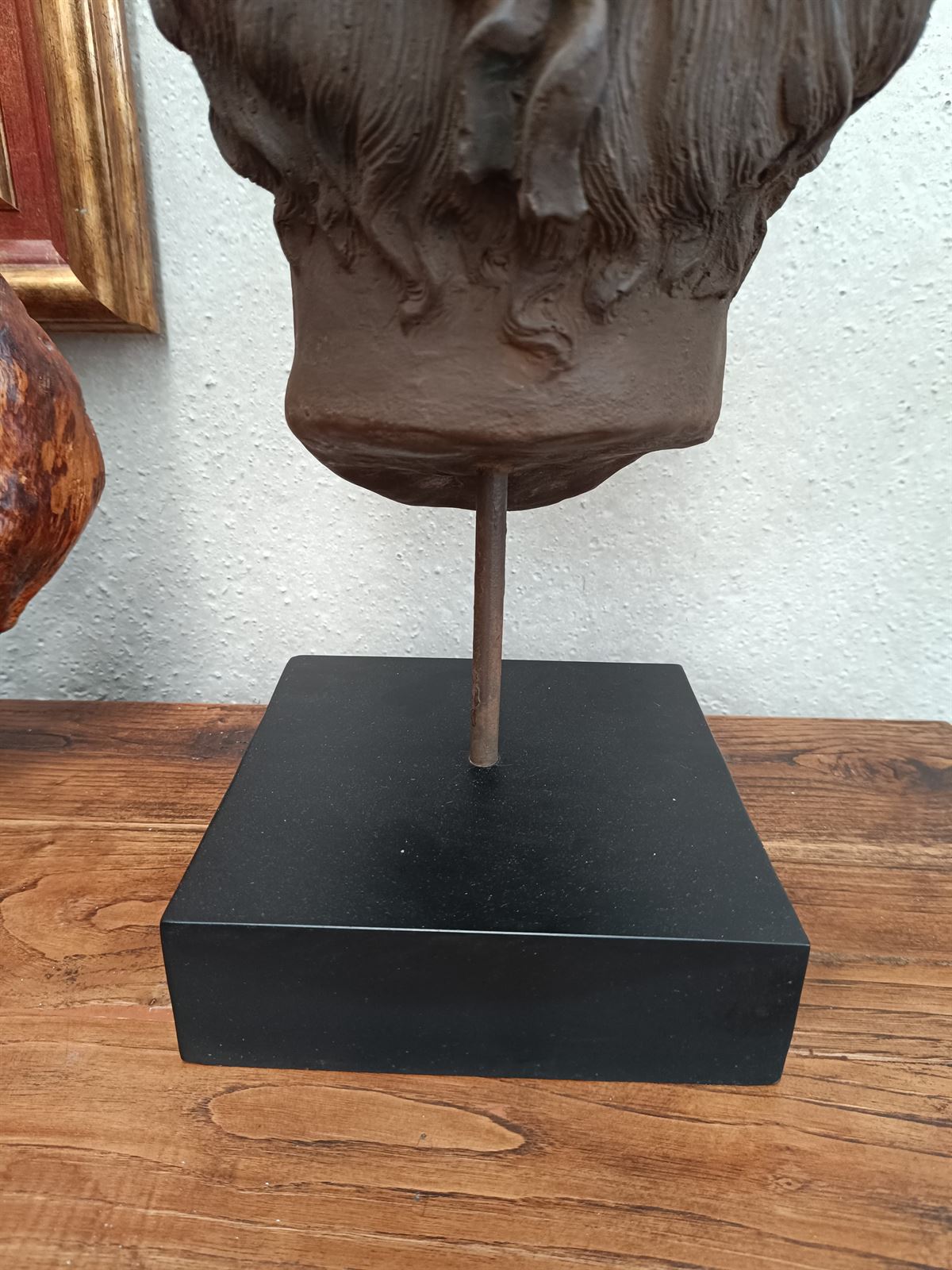 Escultura busto de varón griego - Imagen 7