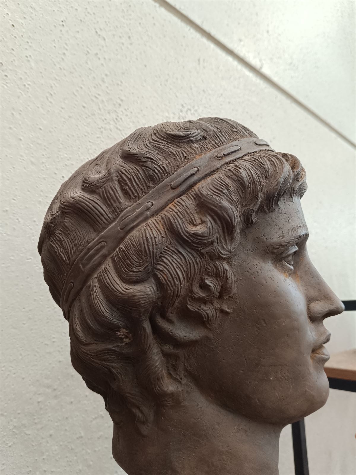 Escultura busto de varón griego - Imagen 8