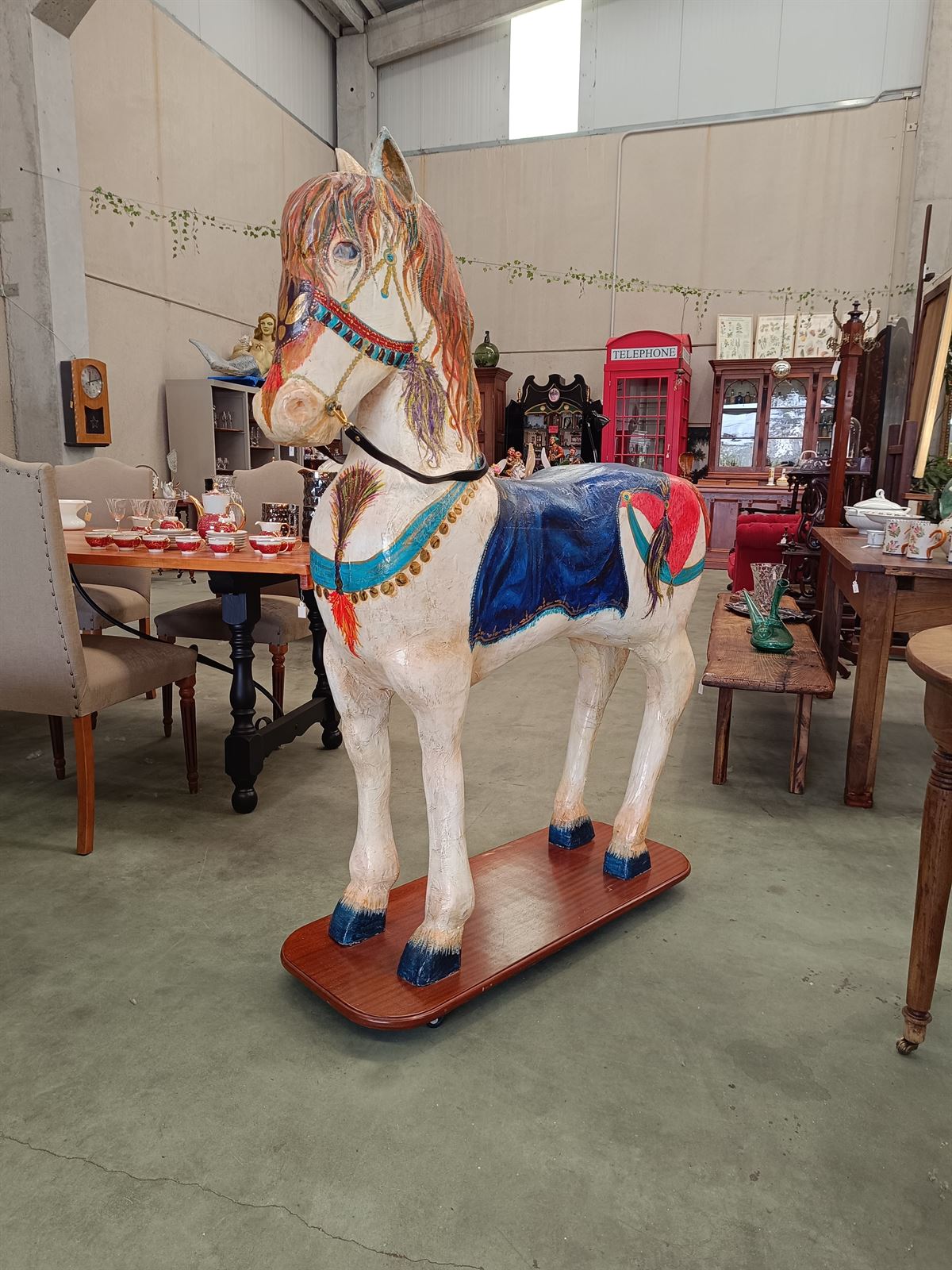 Escultura caballo de madera y papel maché - Imagen 1