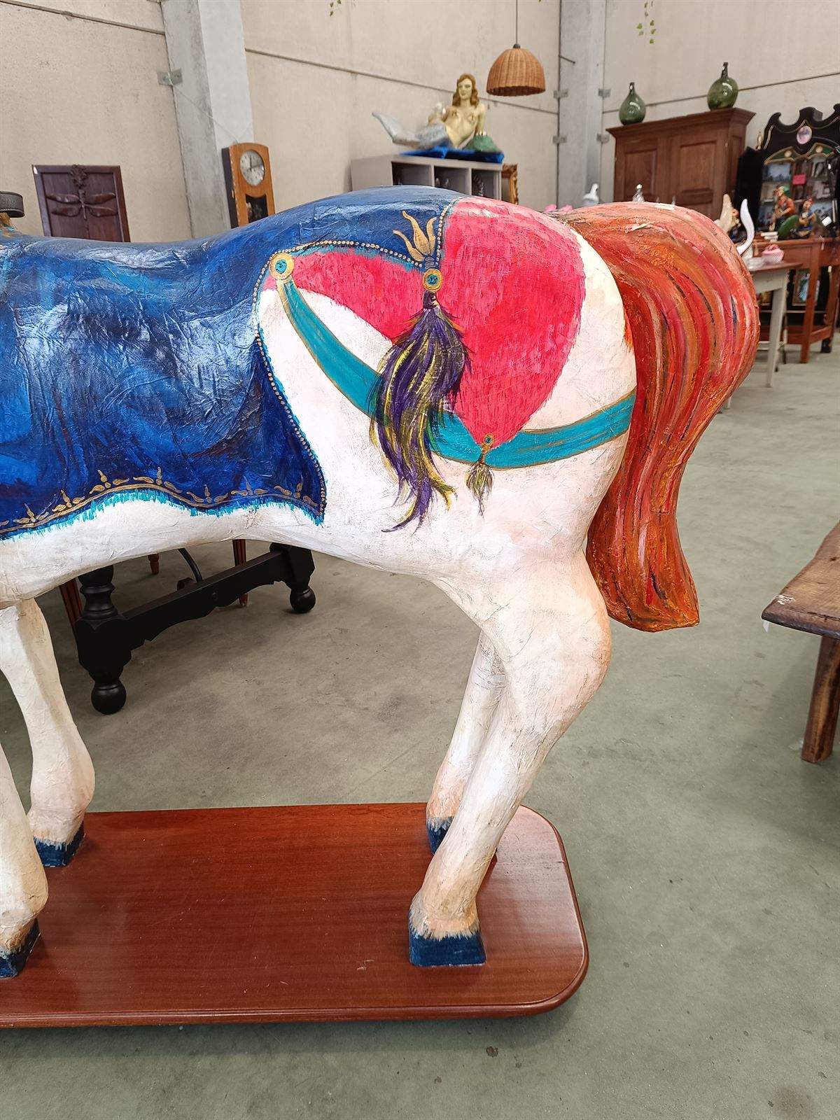 Escultura caballo de madera y papel maché - Imagen 7