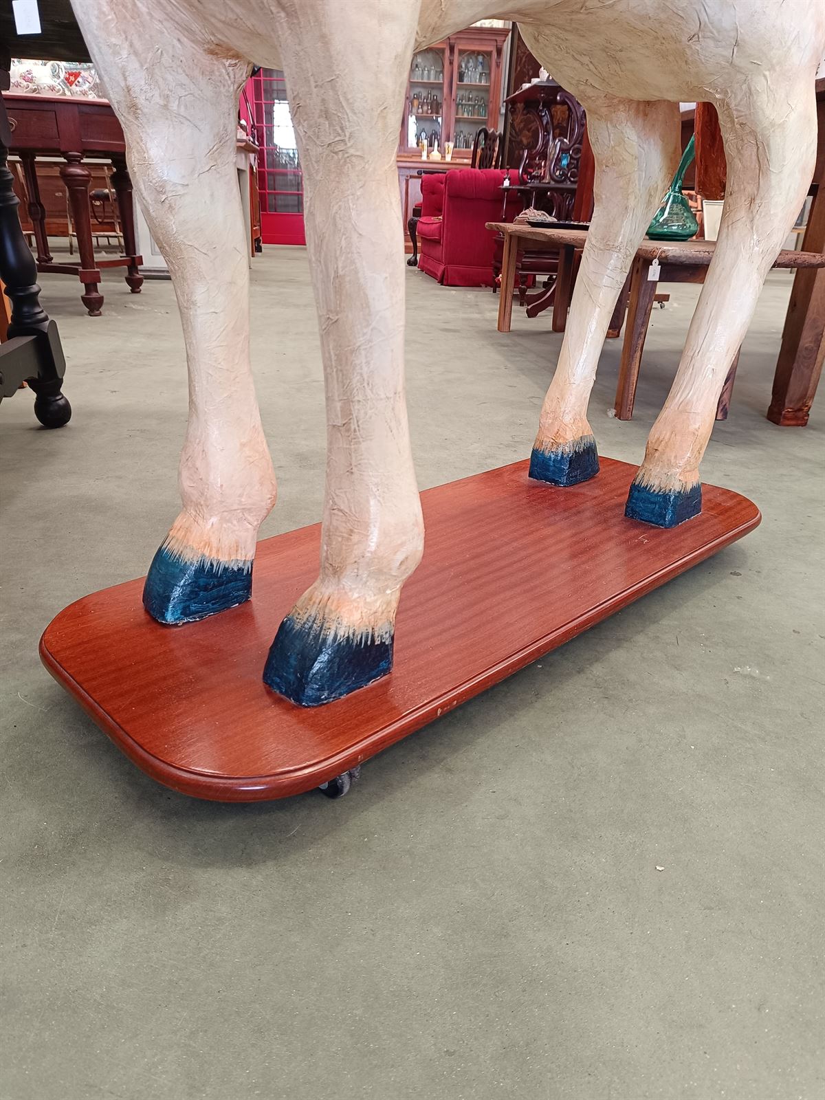 Escultura caballo de madera y papel maché - Imagen 8