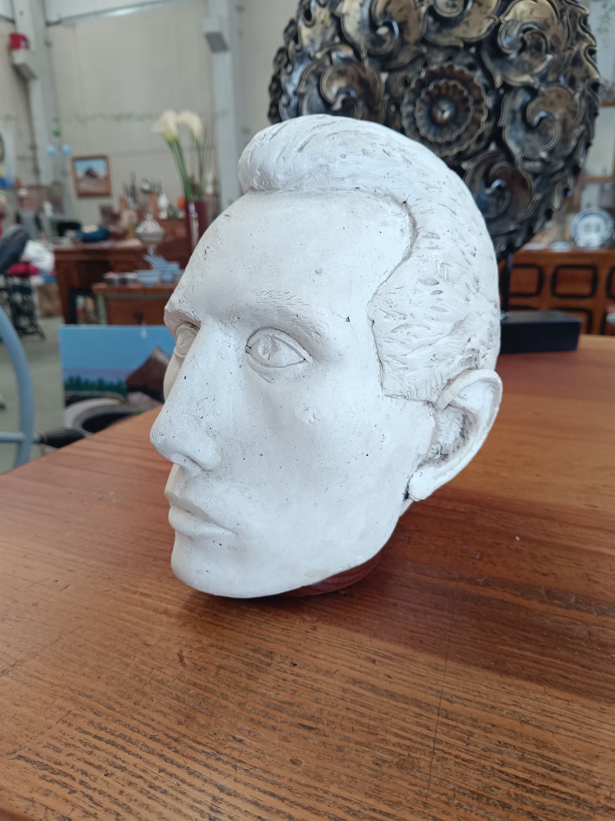 Escultura de cabeza masculina - Imagen 1