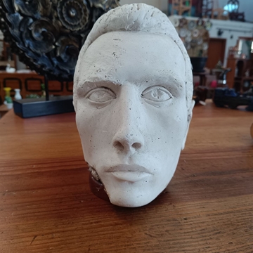 Escultura de cabeza masculina - Imagen 2