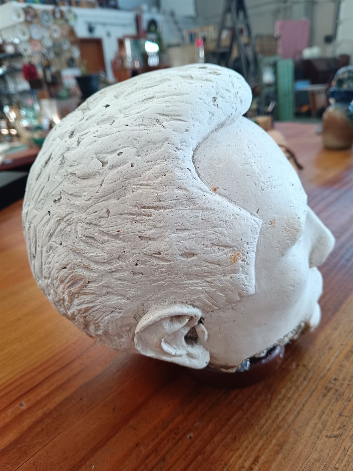 Escultura de cabeza masculina - Imagen 4