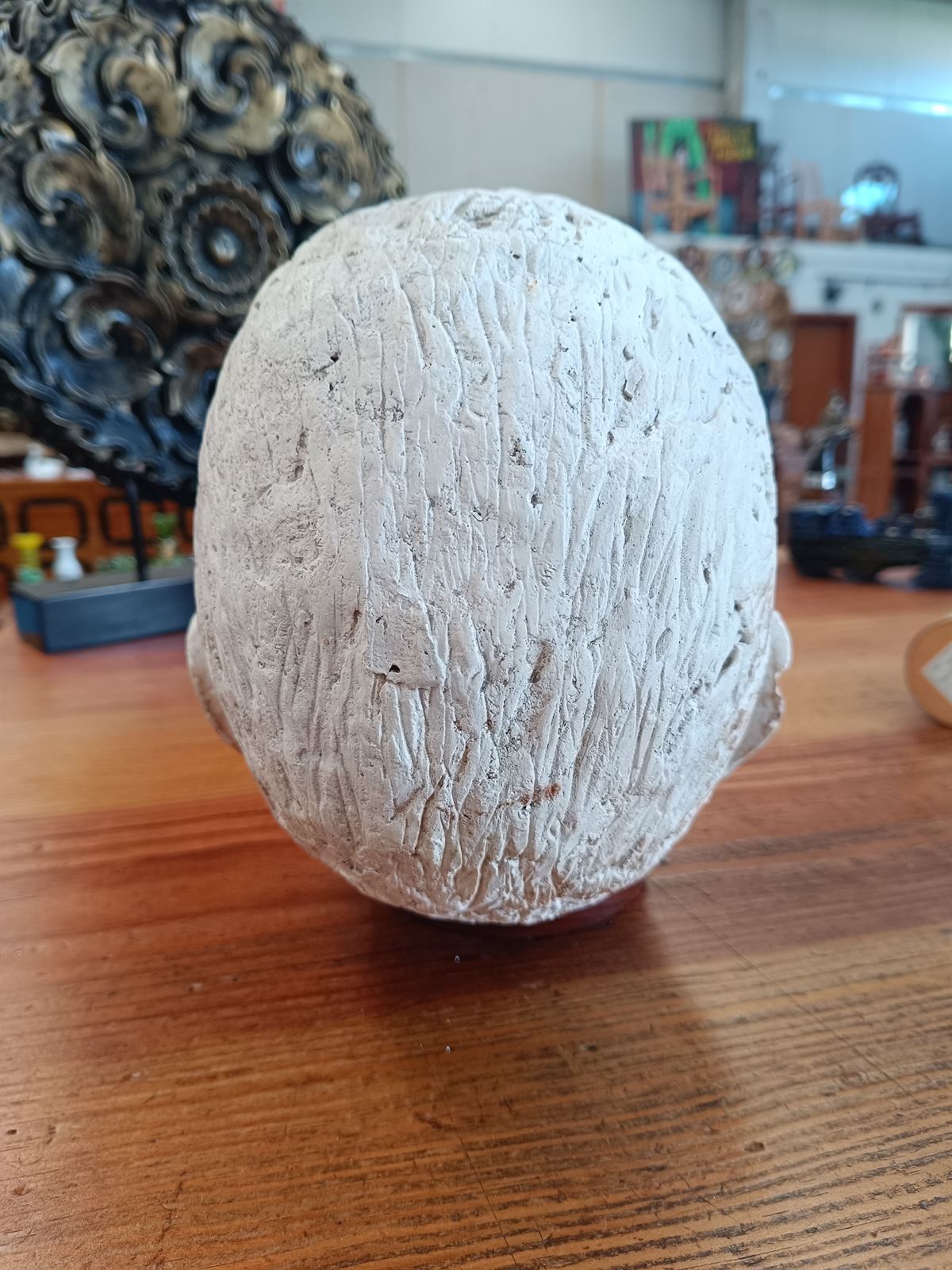 Escultura de cabeza masculina - Imagen 5