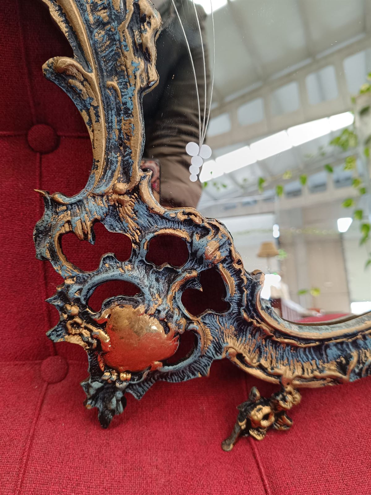 Espejo ornamentado de bronce - Imagen 3