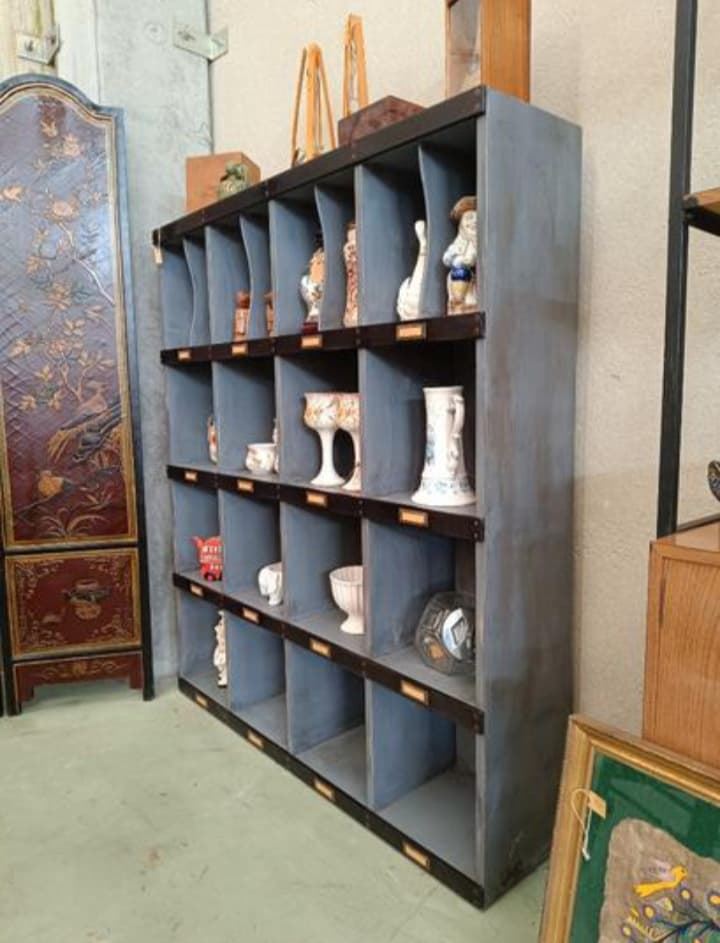 Estantería estilo industrial - Imagen 1