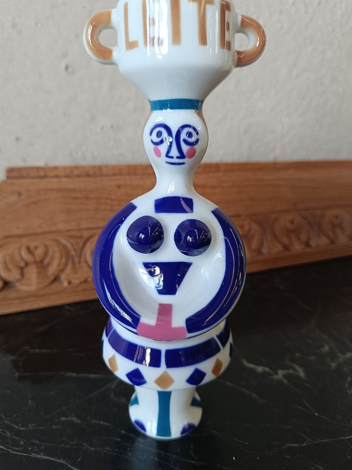 Figura "A Leiteira" porcelana de Sargadelos - Imagen 2