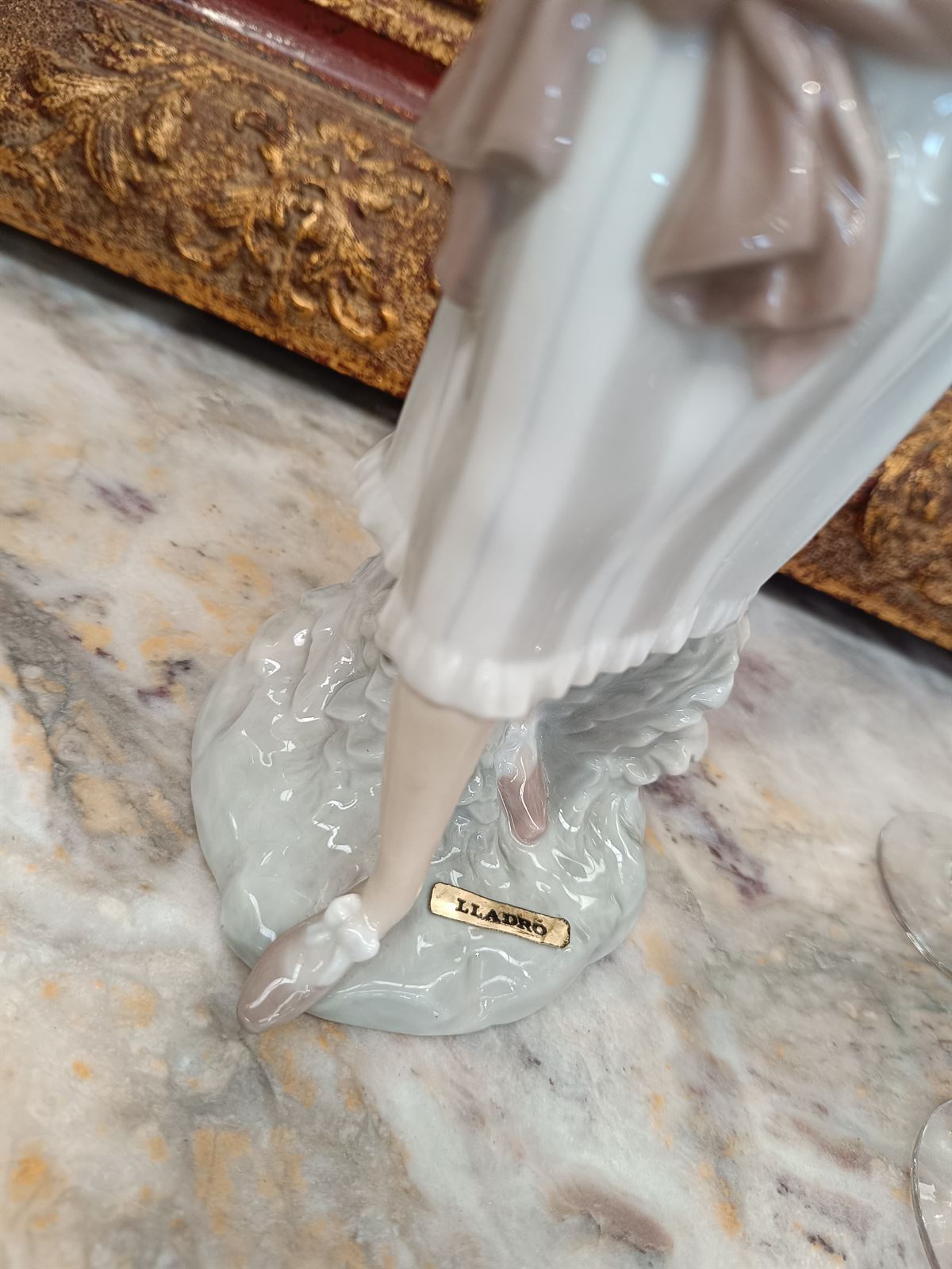 Figura campesina Lladró de porcelana - Imagen 3