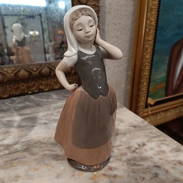 Figura de niña Nao Lladro - Imagen 1