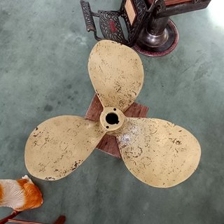 Hélice antigua de barco - Imagen 2