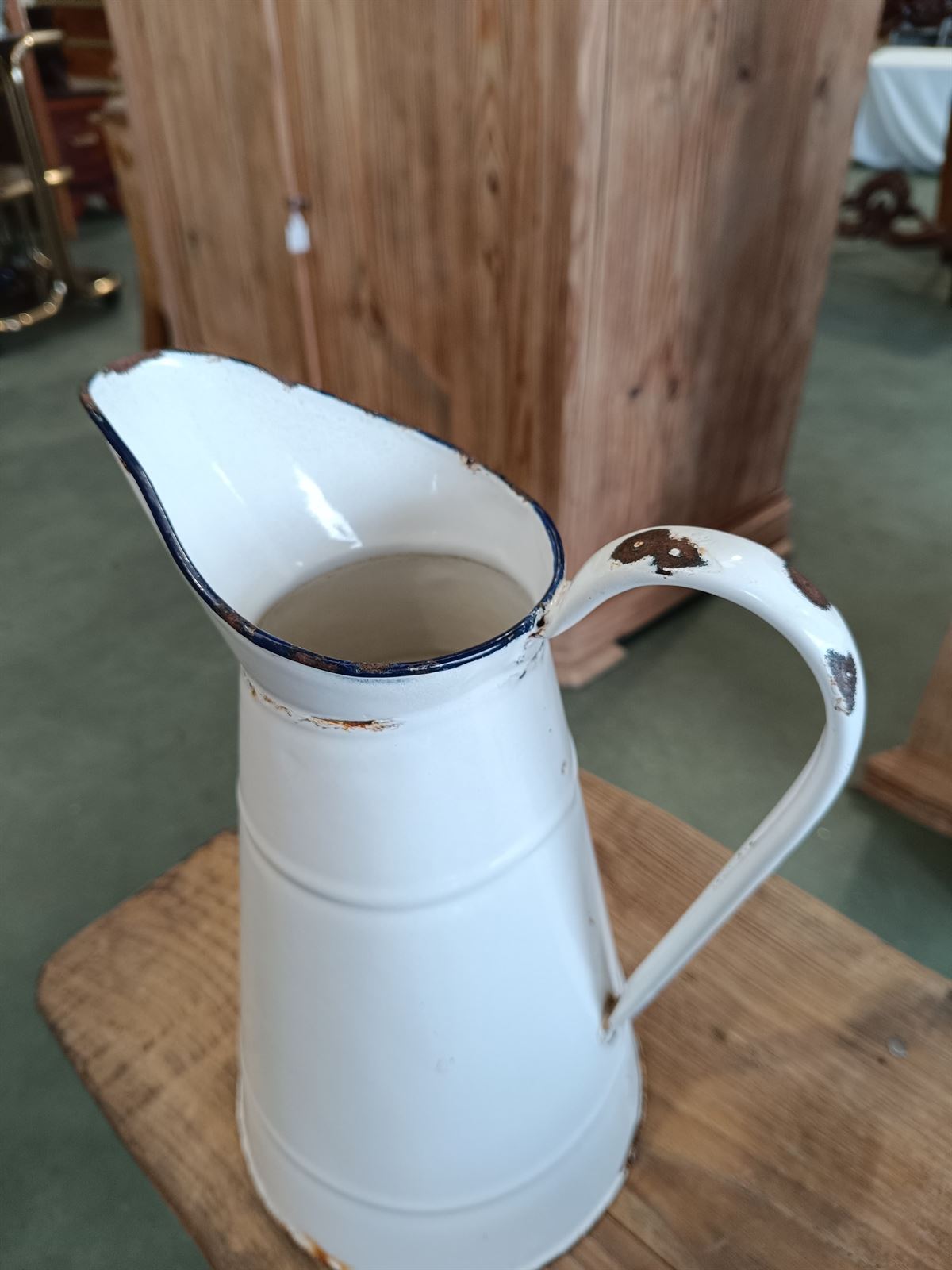 Jarra antigua esmaltada de metal - Imagen 4
