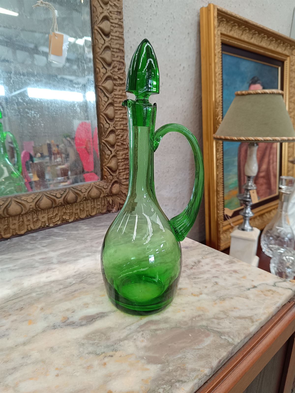 Jarra verde de cristal soplado - Imagen 1