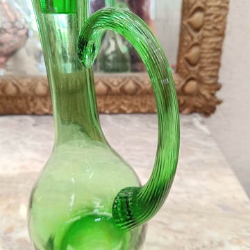Jarra verde de cristal soplado - Imagen 2