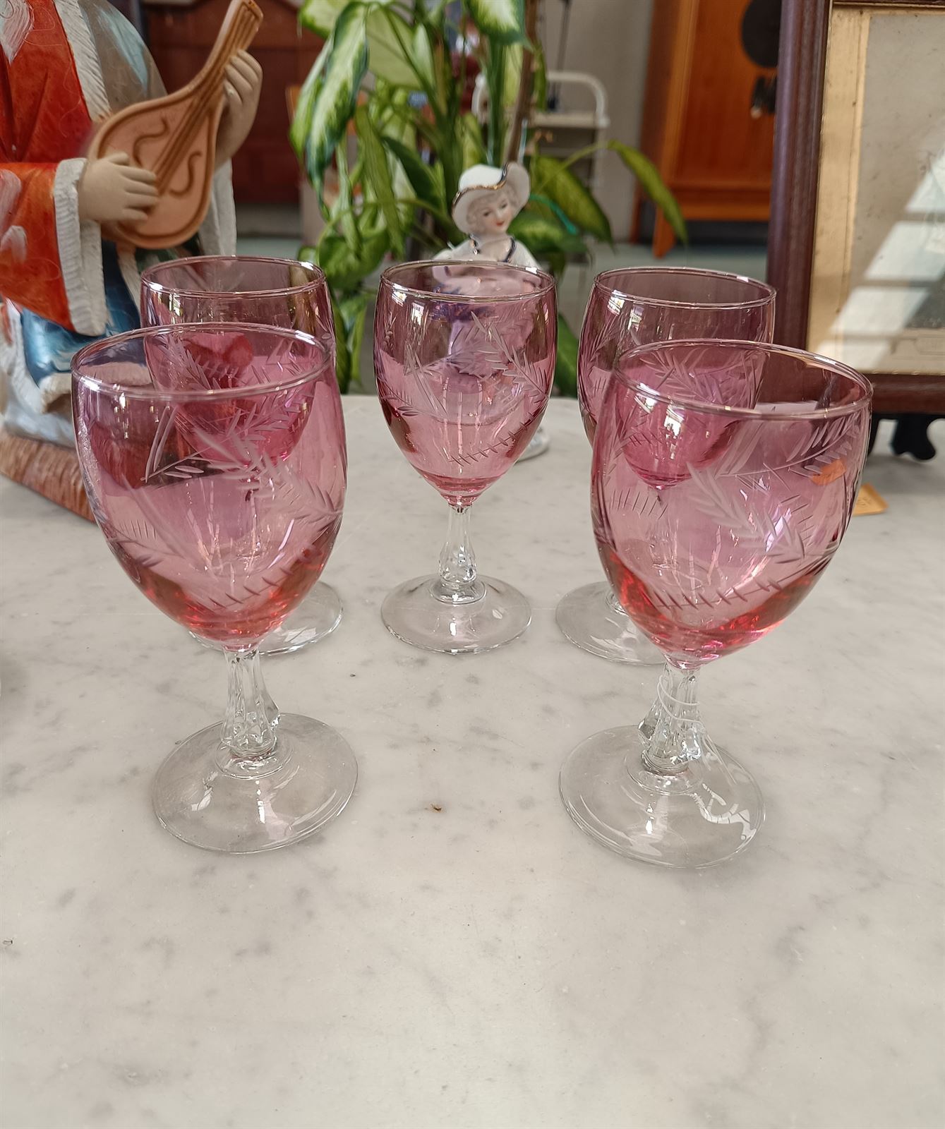 Juego copas rosas de cristal tallado - Imagen 1