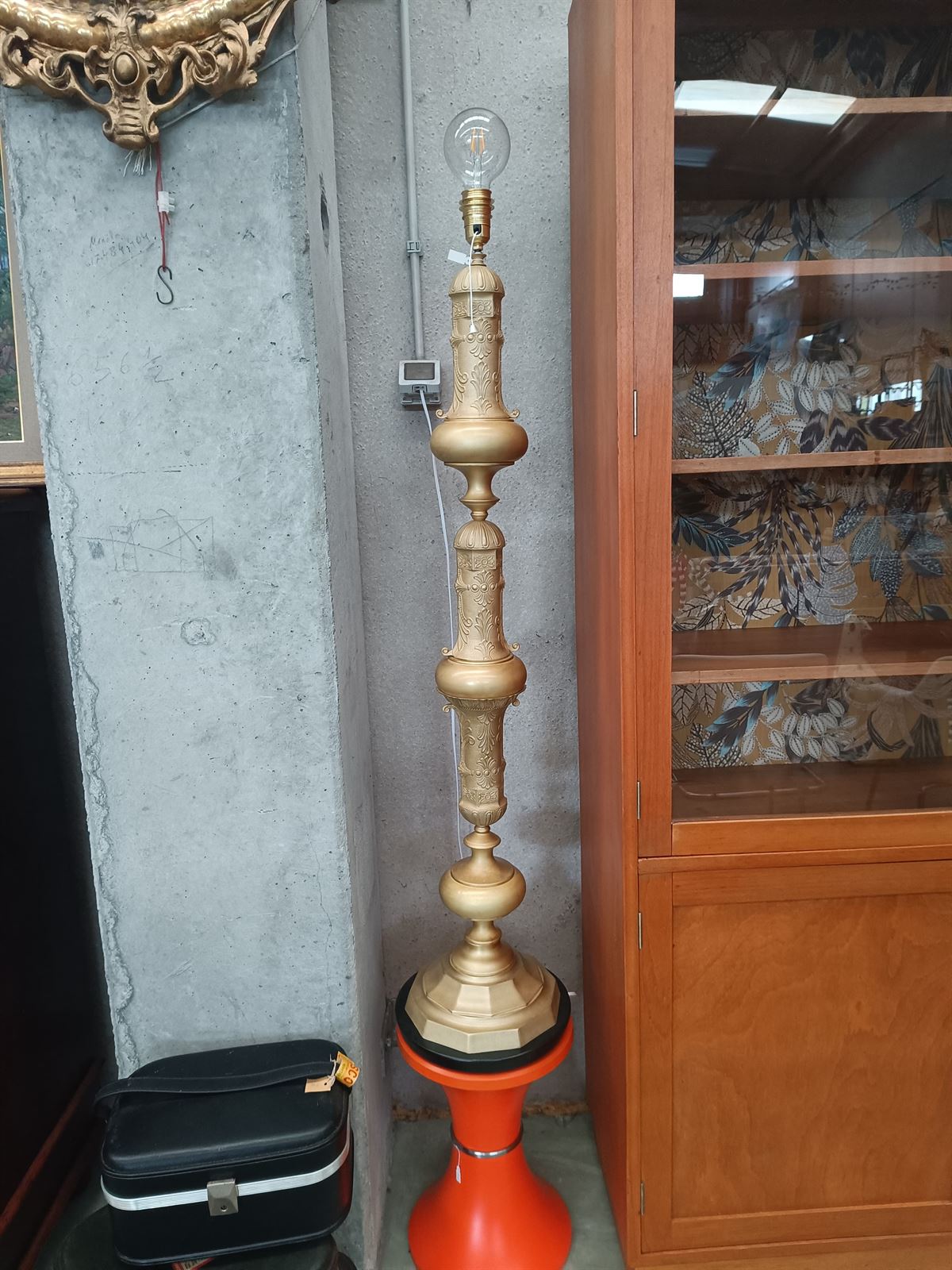 Lámpara de pié estilo francés - Imagen 1