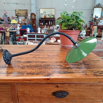 Lámpara industrial verde - Imagen 1