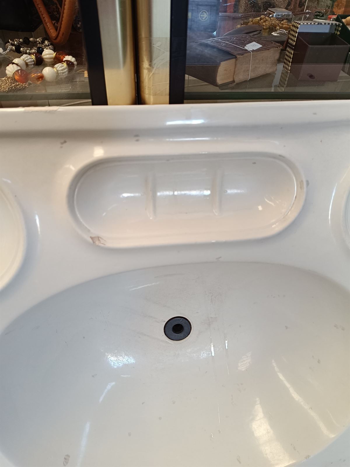 Lavabo antiguo de cerámica - Imagen 5