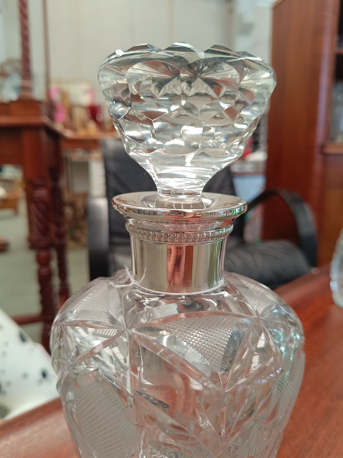 Licorera botella de cristal tallado y plata - Imagen 3