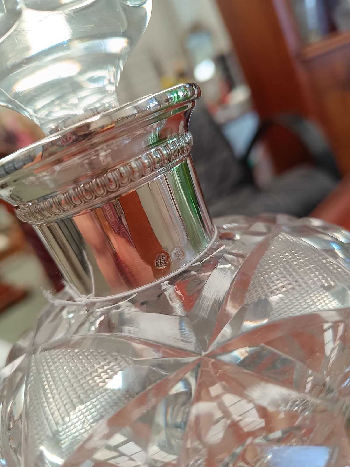 Licorera botella de cristal tallado y plata - Imagen 6