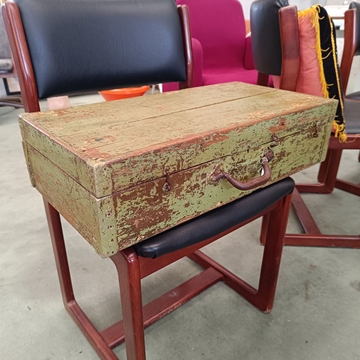 Maleta antigua industrial de madera - Imagen 1