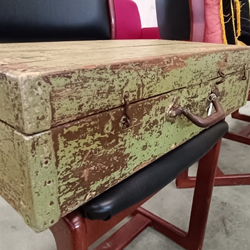 Maleta antigua industrial de madera - Imagen 2