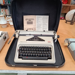 Máquina de escribir AEG - Imagen 1