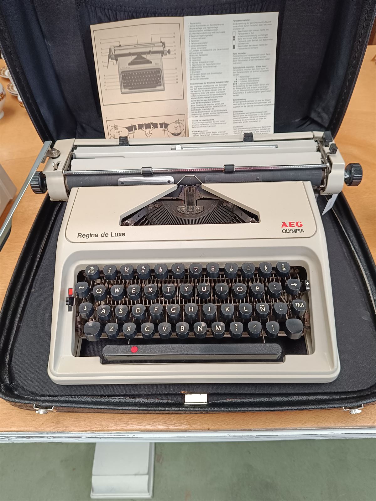 Máquina de escribir AEG - Imagen 2